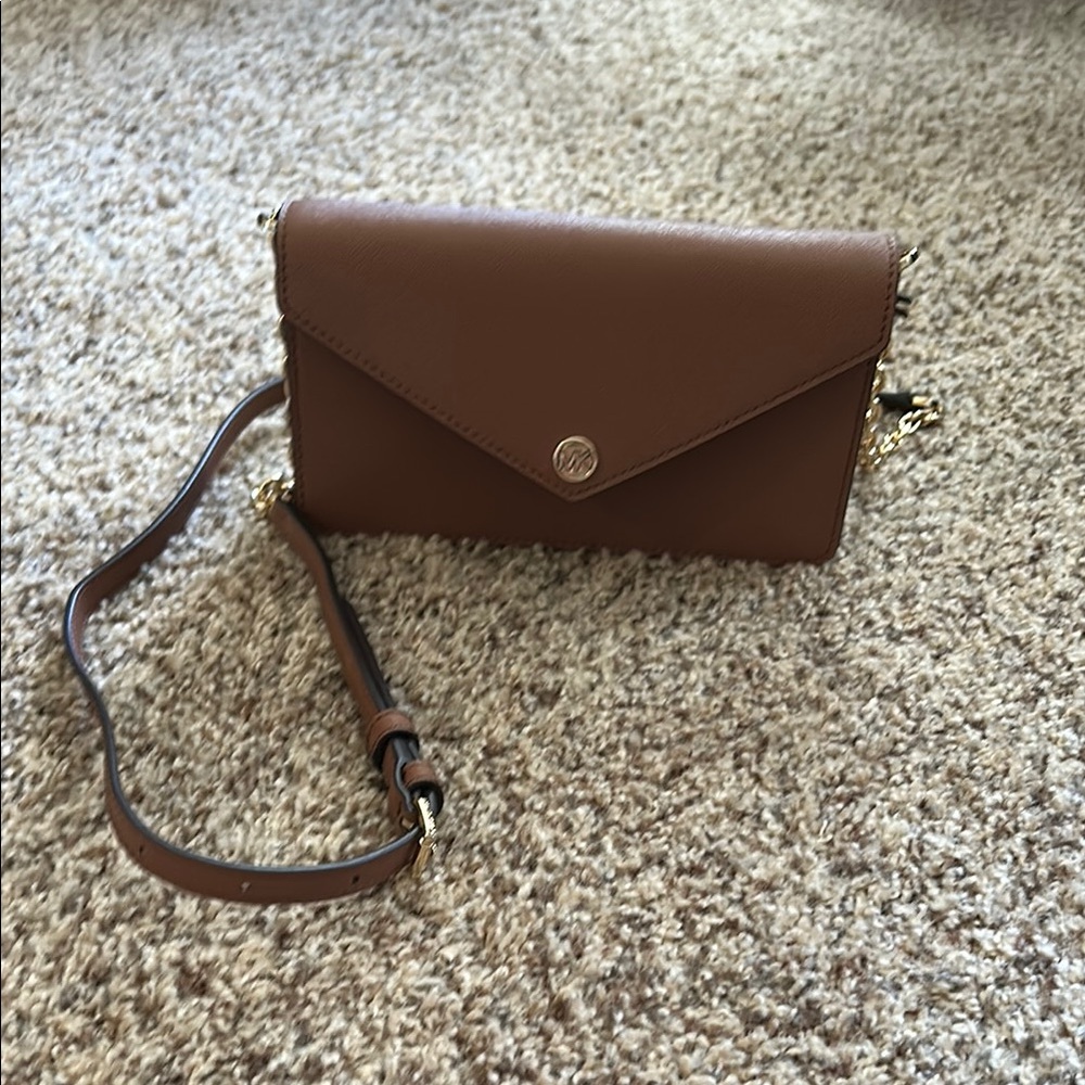 Michael Kors Brown Leather Crossbody w/Gold HW.Straps can be removed